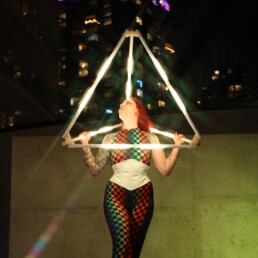 unnaturalglow-livewire-led-tetrahderon-light-up-pyramid-circus-prop