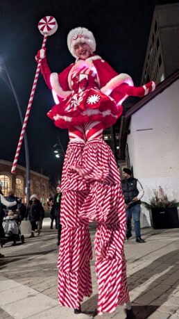 peppermint-stilt-walker-christmas-charachter-performer-led-lights-toronto