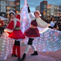 roaming-snow-angels-winter-christmas-tree-lighting